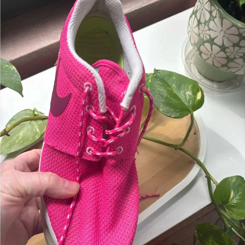 Nike Roshe Runners Womens Size 8.5 Mesh Pink Athletic Shoes - Picture 7 of 14